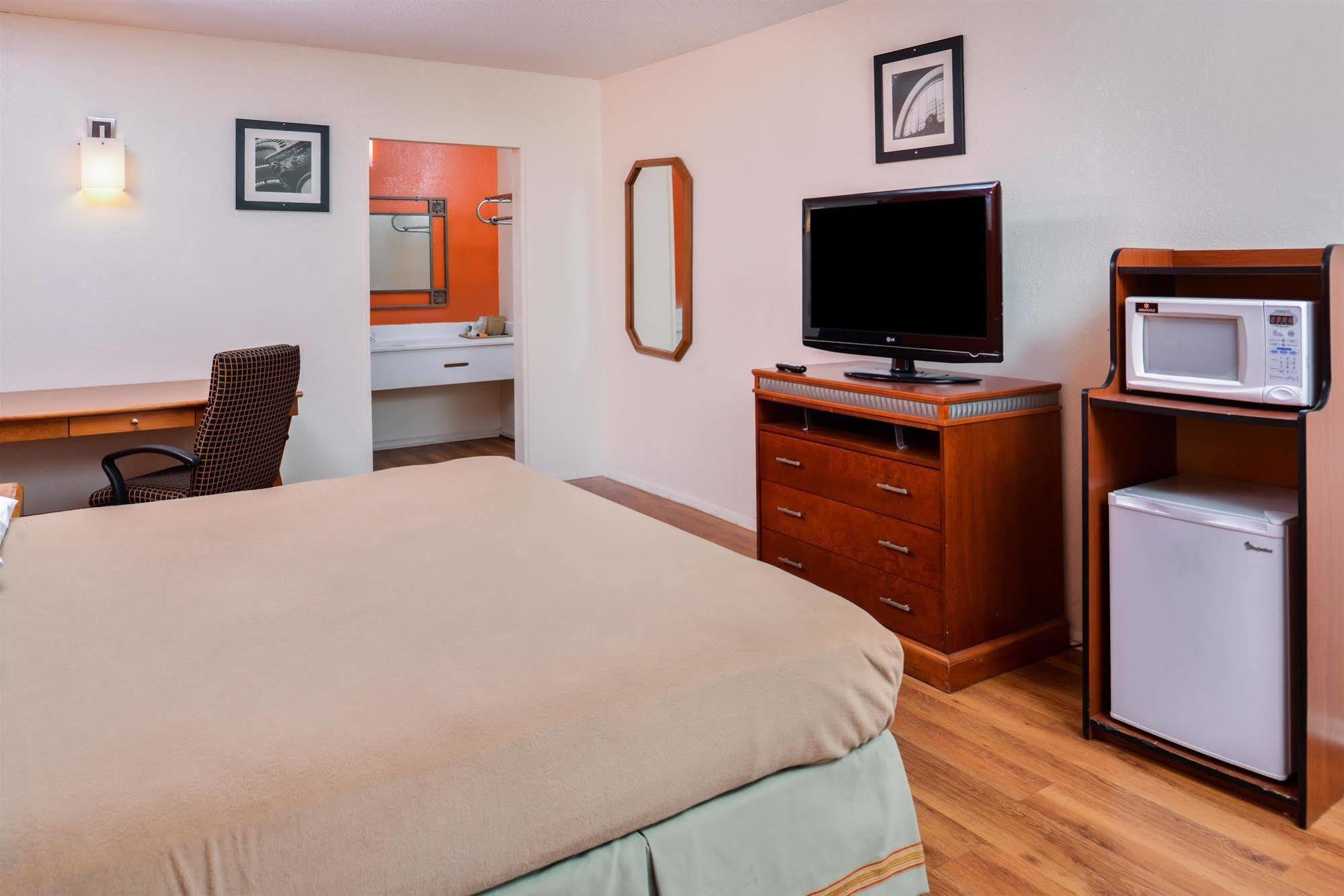 America'S Best Inn Montgomery มอนต์โกเมอรี ภายนอก รูปภาพ
